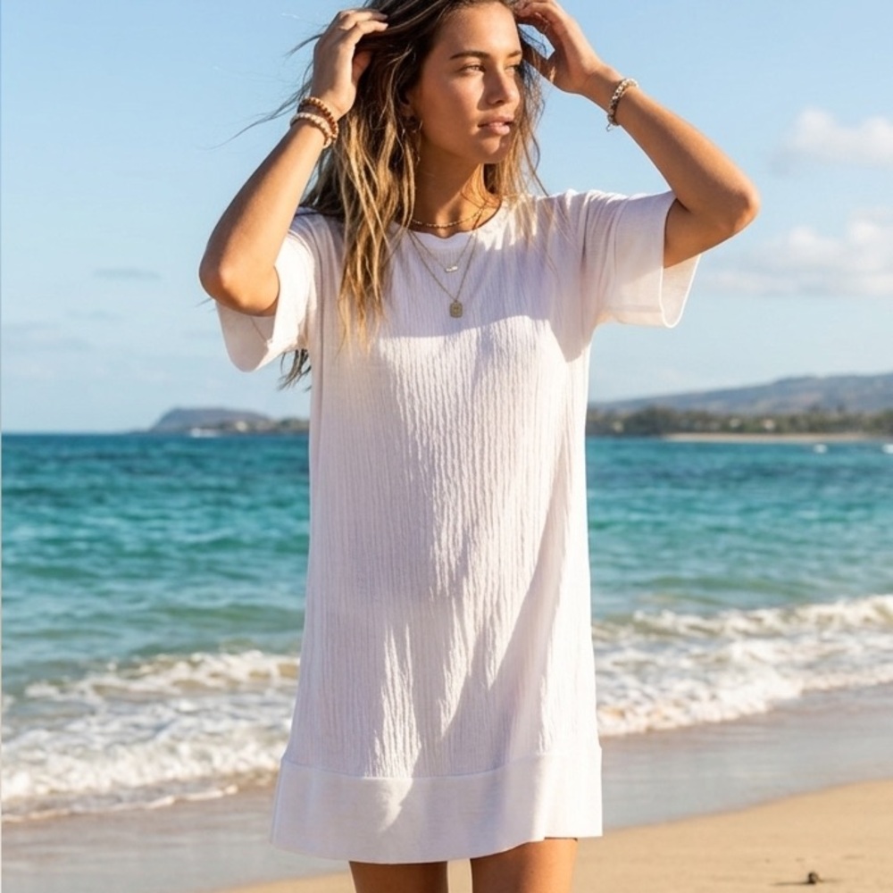 MINKPINK White Short Sleeve T- Shirt Dress. Size XS